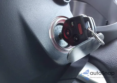 2013 Subaru Outback 2.5I Premium z USA, uszkodzony, nr VIN 4S4BRBCC0D3228791